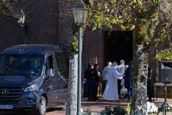 Arrivées à l'église Saint-Arnould à Plaine pour les obsèques de Lina, le 25 octobre 2024 Photo by Christoph de Barry/ABACAPRESS.COM