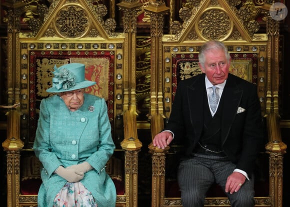 Le prince Charles, prince de Galles, la reine Elisabeth II d'Angleterre à l'ouverture officielle du Parlement à Londres le 19 décembre 2019.