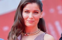 Laetitia Casta, diva pulpeuse : un look encore à tomber par terre pour la star de 46 ans