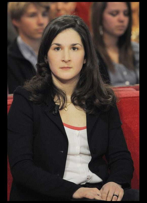 Blanche Cluzet, a fille de François à l'enregistrement de Vivement Dimanche, diffusé le 7 mars (3 mars 2010)