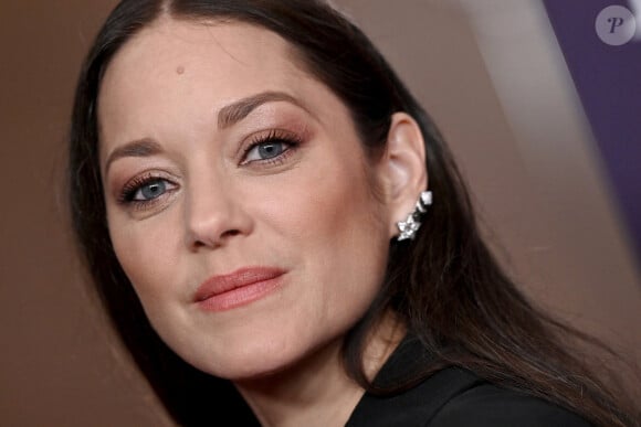 Elle a posté sur son compte Instagram de nombreuses photos de sa soirée d'Halloween qu'elle a passé aux États-Unis avec ses amis
Marion Cotillard au photocall de la soirée Women In Film Annual Gala à l'hôtel Beverly Hilton à Los Angeles le 24 octobre 2024.