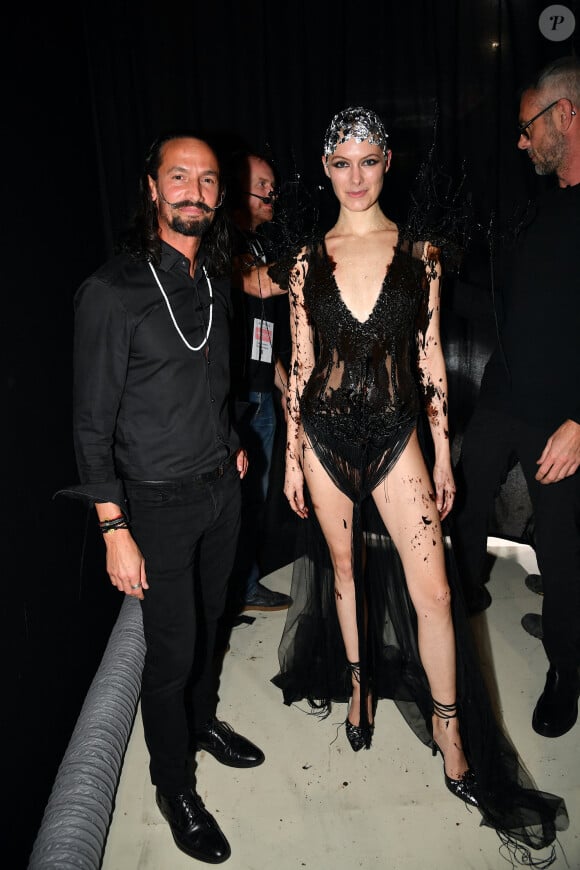 Gael Claviere, Maelle - Backstage du défilé d'ouverture du salon du chocolat 2024 à Paris porte de Versailles en faveur de l'association Mécénat Chirurgie Cardiaque à Paris le 29 octobre 2024. © Perusseau-Veeren/Bestimage