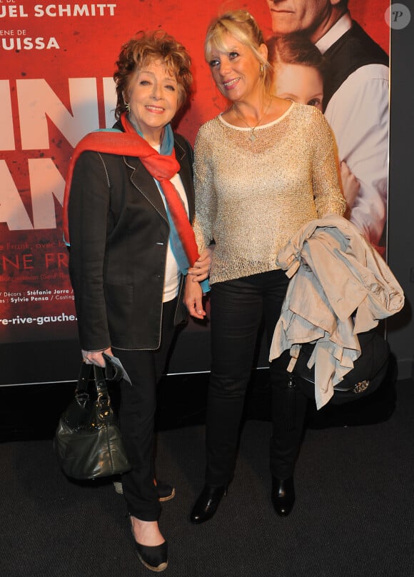 Sa fille, Véronique Néry avoue être en colère face à certaines informations concernant sa mère.
Marthe Mercandier et sa fille à la première de la pièce "Anne Franck" d'Eric Emmanuel Schmitt au théâtre Rive Gauche à Paris le 11 09 2012 