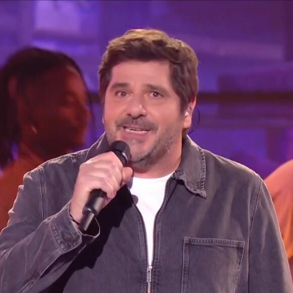 La Star Academy 4 a de nouveau mis les petits plats dans les grands avec une soirée musicale à laquelle sont conviés des invités d'exception : Pascal Obispo, Hoshi, Patrick Fiori.
Patrick Fiori, invité de ce prime de la Star Academy