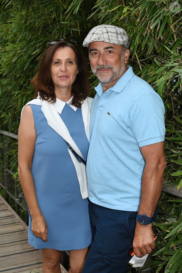 Antoine Dulery et sa femme Pascale posant au Village pendant les Internationaux de France de tennis à Roland-Garros à Paris, France, le 2 juin 2017. Photo par Laurent Zabulon/ABACAPRESS