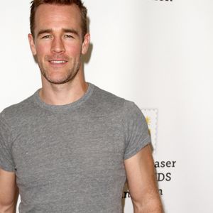 Pour rappel, l'acteur est principalement connu pour son rôle dans la série "Dawson"
James Van Der Beek à la 26ème soirée caritative "The Elizabeth Glaser Pediatric AIDS" à Los Angeles, le 25 octobre 2015 © CPA/Bestimage