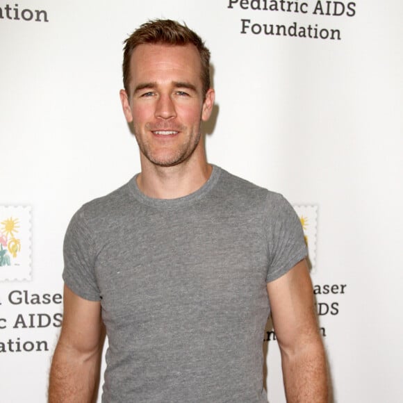 Pour rappel, l'acteur est principalement connu pour son rôle dans la série "Dawson"
James Van Der Beek à la 26ème soirée caritative "The Elizabeth Glaser Pediatric AIDS" à Los Angeles, le 25 octobre 2015 © CPA/Bestimage