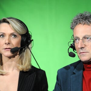 Archives - Annick Dumont, ex femme de Gilles Beyer et Didier Gailhaguet, Nelson Monfort - Grand Prix ISU à Bercy le 27 novembre 2010. N. Le Gouic / Panoramic / Bestimage