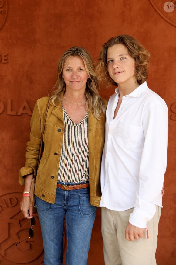 Sarah Poniatowski (Lavoine) et son fils Roman - Personnalités au village (jour 11) lors des Internationaux de France de Tennis de Roland Garros à Paris. Le 1er juin 2022 © Dominique Jacovides / Bestimage 