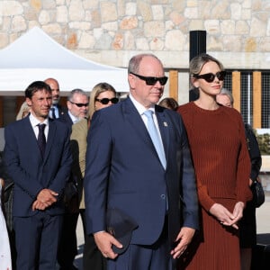 En octobre dans la Roya, le digne héritier du prince Rainier III avait fait de même avec le pont du Coq de la Brigue.
Le prince Albert II de Monaco, La princesse Charlène de Monaco lors de l'inauguration du nouveau refuge de la SPA de Monaco à Peille le 16 septembre 2024. © Claudia Albuquerque / Bestimage 