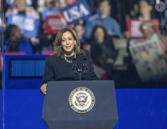 4 novembre 2024, Philadelphie, Pennsylvanie : le vice-président des États-Unis Kamala Harris s'exprimant lors de son dernier rassemblement de campagne (image de crédit : © Ricky Fitchett/ZUMA Press Wire)