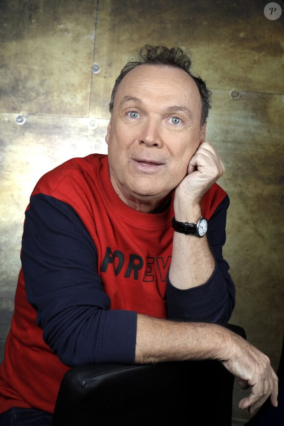 Portrait de Julien Lepers, lors de l'enregistrement de l'émission "Chez Jordan" à Paris. Le 5 octobre 2022 © Cédric Perrin / Bestimage