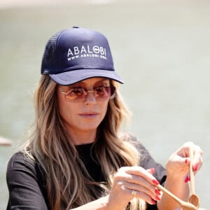 Le prince William, avec Heidi Klum et Winnie Harlow, rencontre l'équipe d'ABALOBI & Fish with a Story et des pêcheurs locaux à Kalk Bay Harbour à Cape Town le 7 novembre 2024. Photo by Aaron Chown/PA Wire/ABACAPRESS.COM