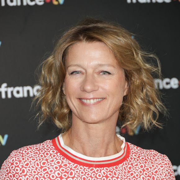 Carole Gaessler au photocall de la conférence de presse de rentrée de France Télévisions à Paris, France, le 4 septembre 2024. © Coadic Guirec/Bestimage