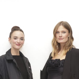 durant lequel elle a pris la pose avec la top model française Constance Jablonski, enceinte et rayonnante.
 
Exclusif - Charlotte Le Bon, Constance Jablonski (enceinte) au 70 ans de Tasaki à La Samaritaine à Paris, France, le 6 novembre 2024. © Jack Tribeca/Bestimage