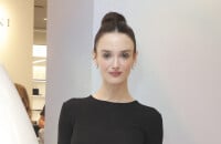 Charlotte Le Bon, stylée en noir, prend la pose avec une top model française enceinte et resplendissante