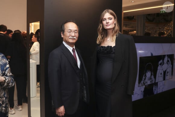 Exclusif - Tajima San, CEO de TASAKI et Constance Jablonski (enceinte) au 70 ans de Tasaki à La Samaritaine à Paris, France, le 6 novembre 2024. © Jack Tribeca/Bestimage