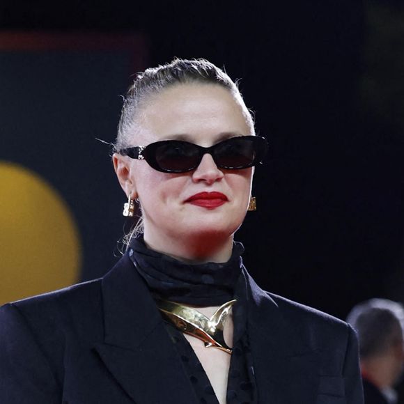 Sara Forestier sur le tapis rouge de la Mostra de Venise pour "Trois Amies" le 30 août 2024. © ANSA / Zuma Press / Bestimage