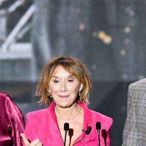 Christian Clavier, Michel Blanc, Josiane Balasko, Thierry Lhermitte, Marie-Anne Chazel, Gérard Jugnot et Bruno Moynot lors de la 46e édition de la cérémonie des César du cinéma à l'Olympia à Paris, France, le 12 mars 2021. Photo par Pierre Villard/Pool/ABACAPRESS.COM