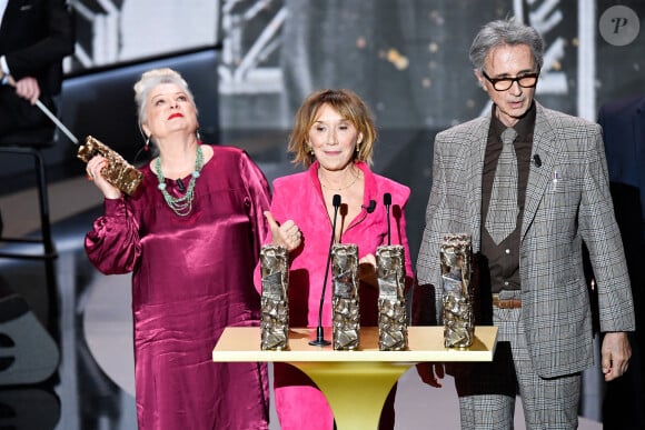 Christian Clavier, Michel Blanc, Josiane Balasko, Thierry Lhermitte, Marie-Anne Chazel, Gérard Jugnot et Bruno Moynot lors de la 46e édition de la cérémonie des César du cinéma à l'Olympia à Paris, France, le 12 mars 2021. Photo par Pierre Villard/Pool/ABACAPRESS.COM