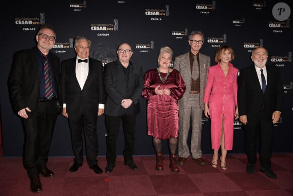 Christian Clavier, Michel Blanc, Josiane Balasko, Thierry Lhermitte, Marie-Anne Chazel, Gérard Jugnot et Bruno Moynot lors de la 46e édition de la cérémonie des César du cinéma à l'Olympia à Paris, France, le 12 mars 2021. Photo par David Niviere/Pool/ABACAPRESS.COM