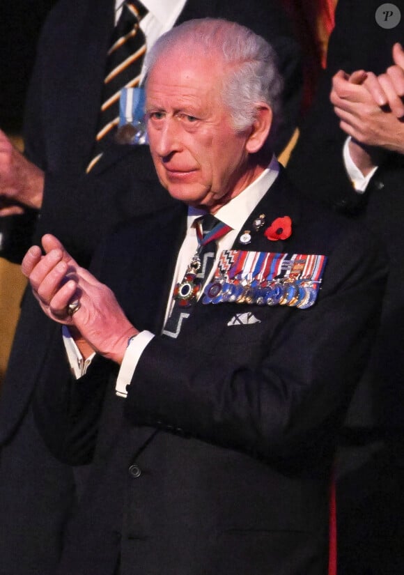 Le roi Charles III d'Angleterre - La famille royale du Royaume Uni assiste au Festival du souvenir (Festival of Remembrance) au Royal Albert Hall, Londres le 9 novembre 2024. © Chris Ratcliffe / Pool / Julien Burton via Bestimage 