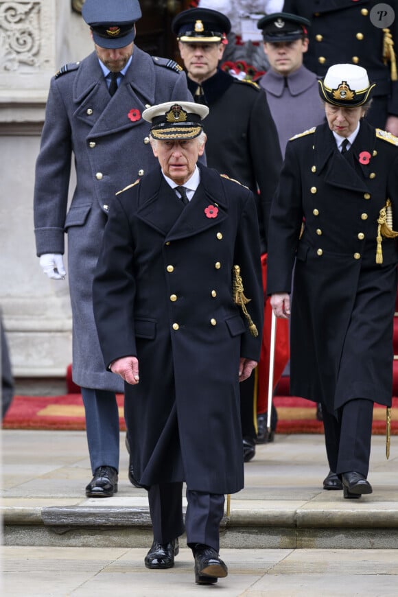 Le roi Charles III d'Angleterre - La famille royale honore les disparus des deux guerres mondiales lors de la cérémonie Remembrance Sunday ( Dimanche du souvenir ) au Cénotaphe à Londres - le 10 novembre 2024 © Cover Images via ZUMA Press