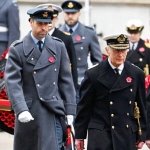 Charles et son fils William pas exemplaires ?
Le roi Charles III d'Angleterre, le prince William, prince de Galles et la princesse Anne - La famille royale honore les disparus des deux guerres mondiales lors de la cérémonie Remembrance Sunday ( Dimanche du souvenir ) au Cénotaphe à Londres ©Alpha Press