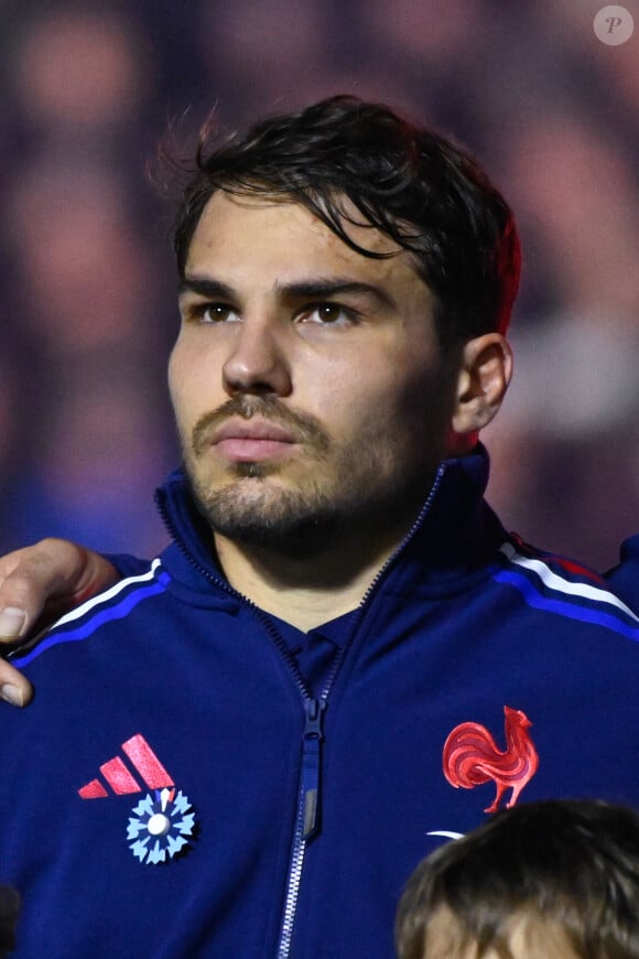 Antoine Dupont a donc craqué une fois et semble avoir retenu la leçon.
Antoine Dupont lors du match France-Japon (52/12) au Stade de France. Le 9 novembre 2024.