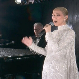 Céline Dion chante depuis le premier étage de la Tour Eiffel, L'hymne à l'amour, d'Édith Piaf - Cérémonie d'ouverture des Jeux Olympiques (JO) de Paris 2024. © Capture France TV via Bestimage
