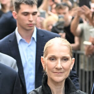 Céline Dion à la sortie de l'hôtel Royal Monceau à Paris avant l'ouverture des Jeux Olympiques (JO) de Paris 2024, à Paris, France, le 24 juillet 2024.