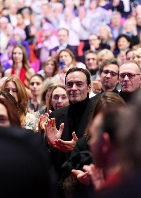 Exclusif - Anthony Delon lors de la soirée hommage Ciné-concert symphonique "Alain Delon, le dernier Samouraï" au palais des congrès à Paris le 8 novembre 2024 le jour de son anniversaire. Pour cette soirée, le chef d'orchestre Vahan Mardirossian a dirigé l'orchestre symphonique de Douai. © Jacovides / Moreau / Bestimage 