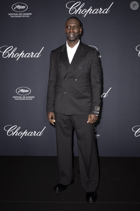 Les contrôles d'identité comme il l'a fait savoir dans le podcast Flashback de Brut
Omar Sy - Photocall du dîner "Trophée Chopard" au Carlton Beach lors du 77ème Festival International du Film de Cannes. Le 17 mai 2024 © Olivier Borde / Bestimage