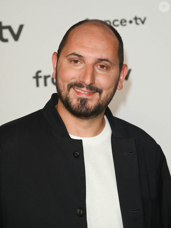 Karim Rissouli au photocall pour la conférence de presse de rentrée de France TV à la Grande Halle de la Villette à Paris, France, le 6 juillet 2022. © Coadic Guirec/Bestimage