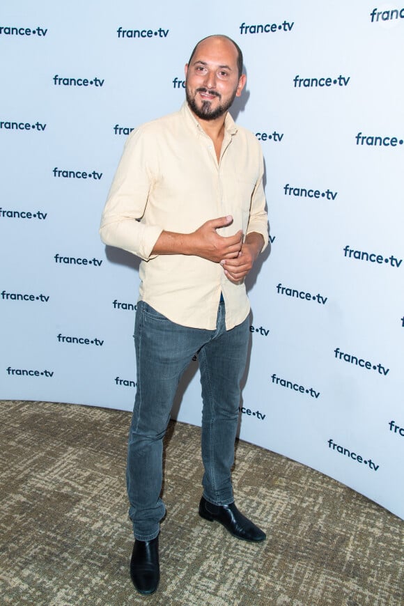 Karim Rissouli lors du photocall dans le cadre de la conférence de presse de France Télévisions au Pavillon Gabriel à Paris, France, le 24 août 2021. © Pierre Perusseau/Bestimage