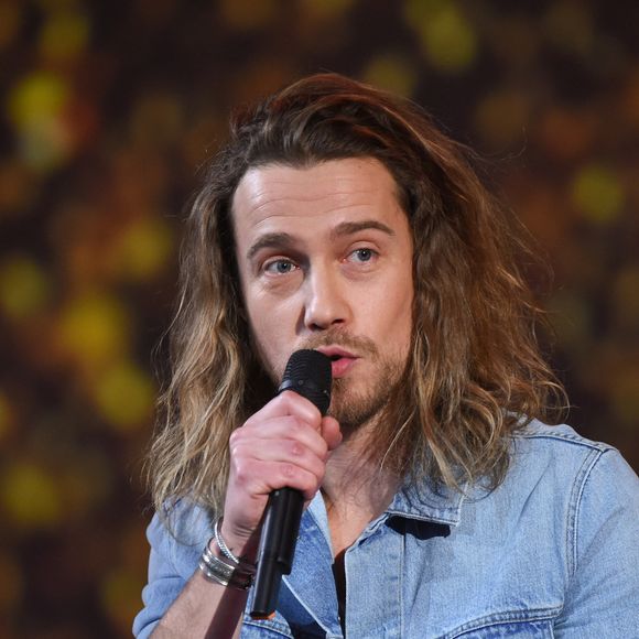 Julien Dore lors de la 32e cérémonie des Victoires de la Musique qui s'est tenue au Zénith de Paris, le 10 février 2017. Photo par Laurent Zabulon/ABACAPRESS.COM