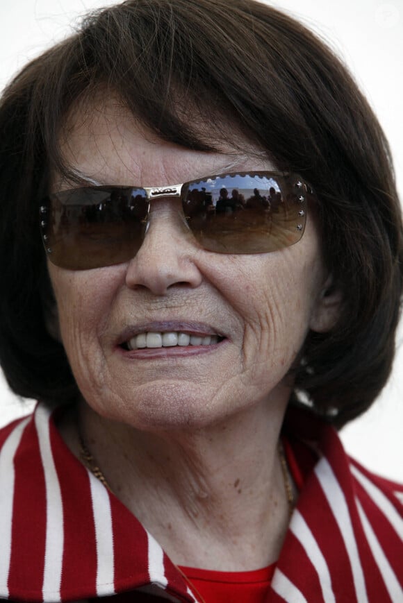 Danielle Mitterrand, veuve de l'ancien président français François Mitterrand, lors du camp d'été annuel du Parti socialiste français (PS) à La Rochelle, dans l'ouest de la France, le 28 août 2010. Photo par Jean-Luc Luyssen/ABACAPRESS.COM