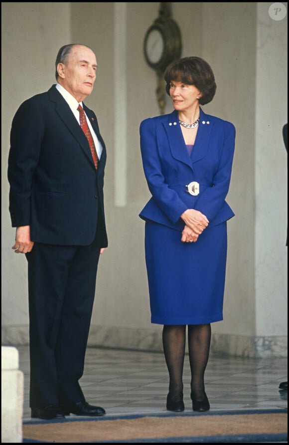 Le président Mitterrand et son épouse Danielle en 1992.