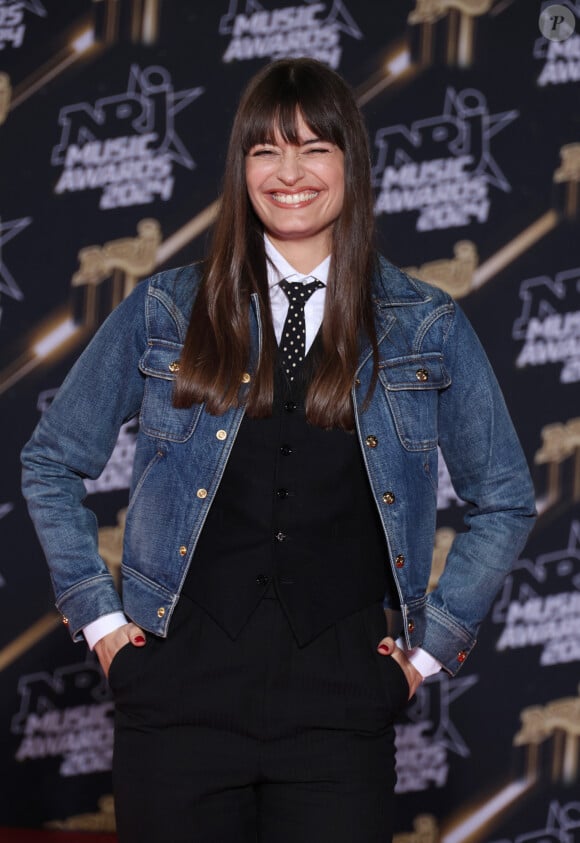 Clara Luciani - Photocall de la 26ème édition des NRJ Music Awards au palais des festivals de Cannes, France, le 1er novembre 2024. © Guignebourg-Bebert/Bestimage 