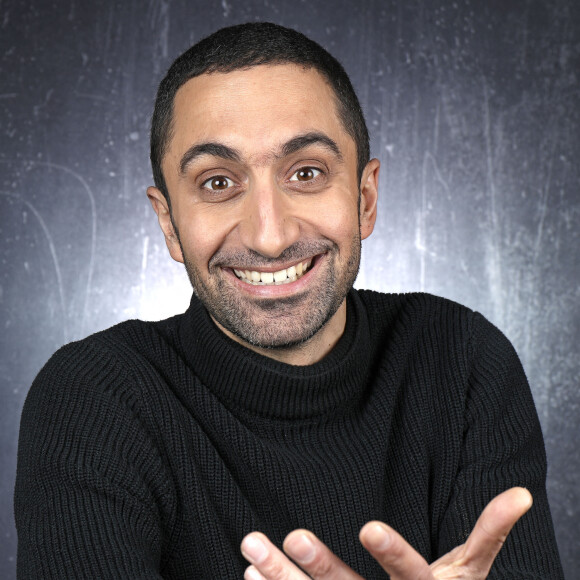 Ils sont rares ceux qui ne sont pas encore tombés sur une vidéo de Jimmy Mohamed. Passionné, persévérant, le médecin a travaillé sans relâche.
Portrait de Jimmy Mohamed lors de l'enregistrement de l'émission "Chez Jordan © Cédric Perrin / Bestimage