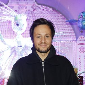 Vianney lors de l'inauguration du 130ème Noël aux Galeries Lafayette, et des illuminations des vitrines, à Paris. Le 14 novembre 2024 © Marc Ausset-Lacroix / Bestimage 