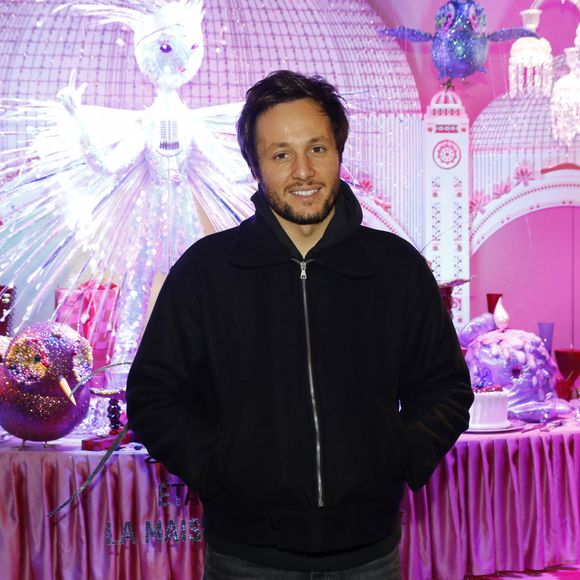 Selon Vianney
Vianney lors de l'inauguration du 130ème Noël aux Galeries Lafayette, et des illuminations des vitrines, à Paris. Le 14 novembre 2024 © Marc Ausset-Lacroix / Bestimage 