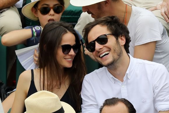 Vianney et sa compagne Catherine Robert dans les tribunes des Internationaux de France de Tennis de Roland Garros à Paris, le 10 juin 2018. © Jacovides/Moreau/Bestimage