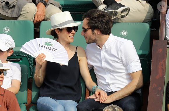 Vianney et sa compagne Catherine Robert dans les tribunes des Internationaux de France de Tennis de Roland Garros à Paris, le 10 juin 2018. © Jacovides/Moreau/Bestimage