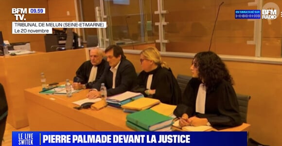 Pierre Palmade au tribunal de Melun avec ses avocats pour son procès pour blessures involontaires à la suite d'un accident de la route en février 2023 dans lequel sa voiture a percuté un autre véhicule à Melun le 20 novembre 2024. © BFM TV via Bestimage