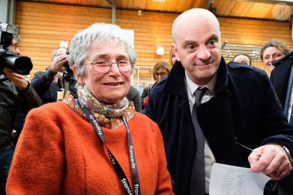 "C'est avec une tristesse immense que les équipes de Bayard Jeunesse ont appris ce jour le décès de l'illustratrice Bernadette Després", indique la maison d'édition
 
Jean-Michel Blanquer, ministre de l'Education nationale et Bernadette Després, dessinatrice et auteur des BD "Tom-Tom et Nana", lors de l'exposition qui lui est consacrée lors du 46eme Festival International de la Bande Dessinee d'Angoulème - Photo by Duffour/ANDBZ/ABACAPRESS.COM