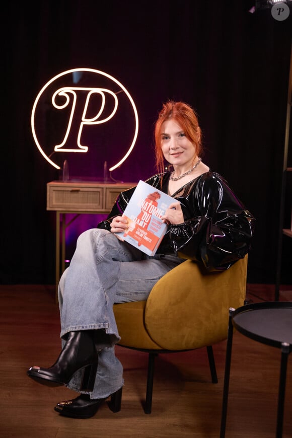 Adeline Toniutti en interview pour "Purepeople", dans "En Privé avec", le 8 octobre 2024, chez Webedia