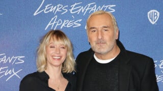 Look rock pour Ludivine Sagnier, Gilles Lellouche toujours décoloré : le duo pose avec un écrivain star !