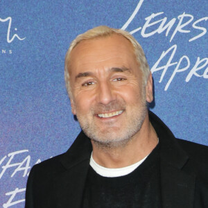 Gilles Lellouche arborait toujours sa teinture blonde, pour les besoins du prochain film de Cédric Jimenez. 
Gilles Lellouche - Avant-première du film "Leurs enfants après eux" au cinéma Mk2 Bibliothèque à Paris le 21 novembre 2024. © Coadic Guirec/Bestimage