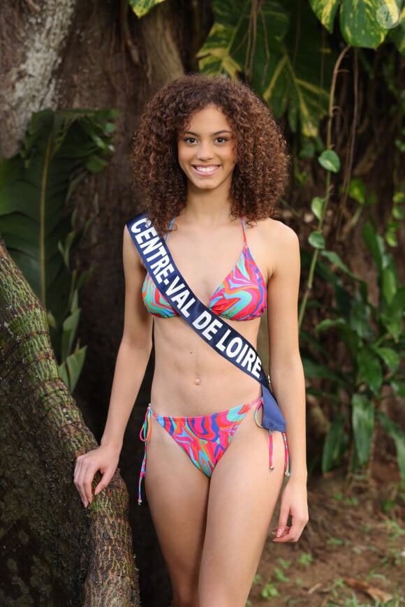 Tiffanny Haie, Miss Centre-Val-de Loire, en maillot de bain, candidate pour l'élection de Miss France 2025.